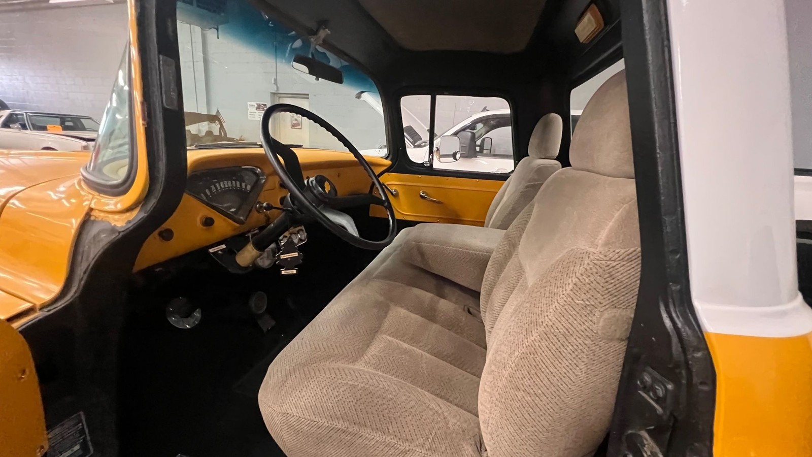 Chevrolet-Other-Pickups-1957-39
