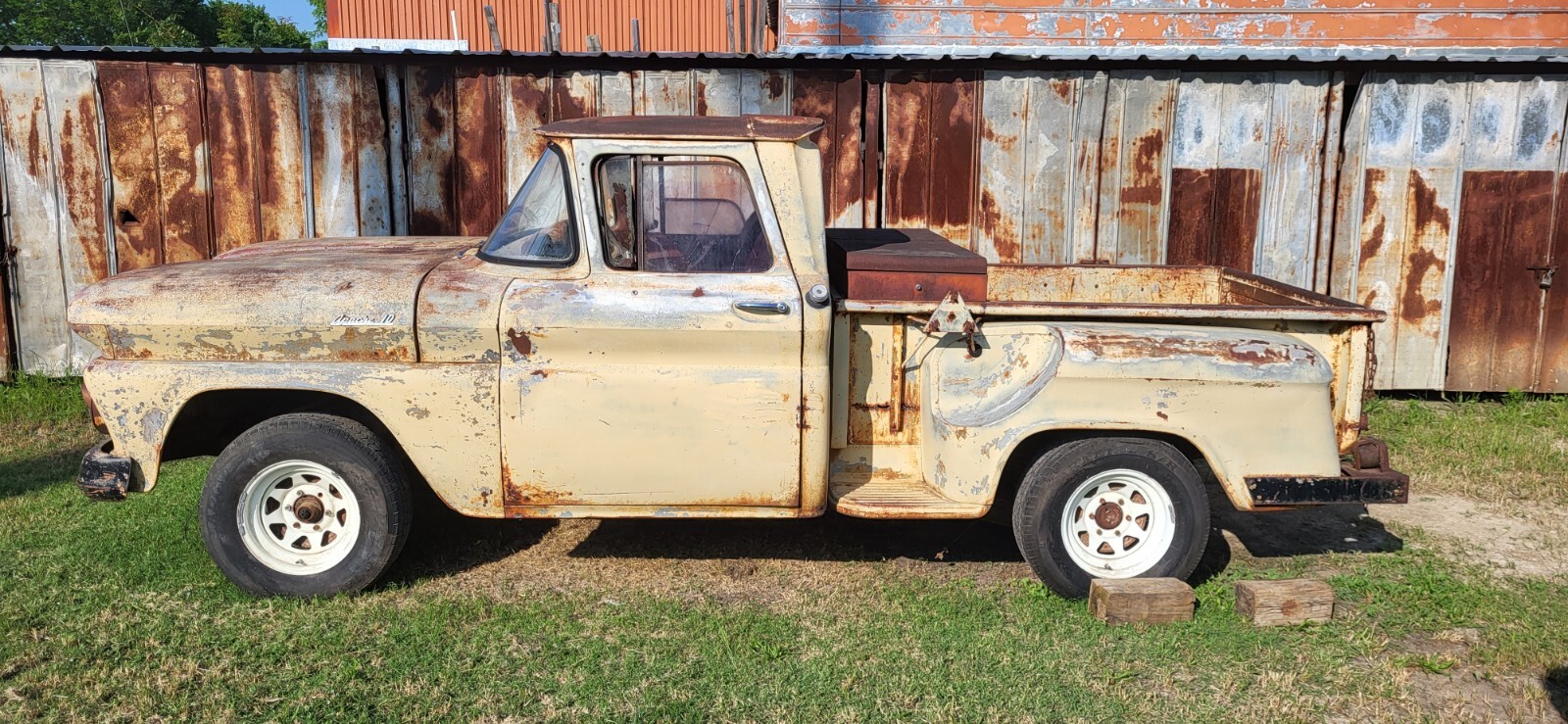 Chevrolet-Other-Pickups-1961-2