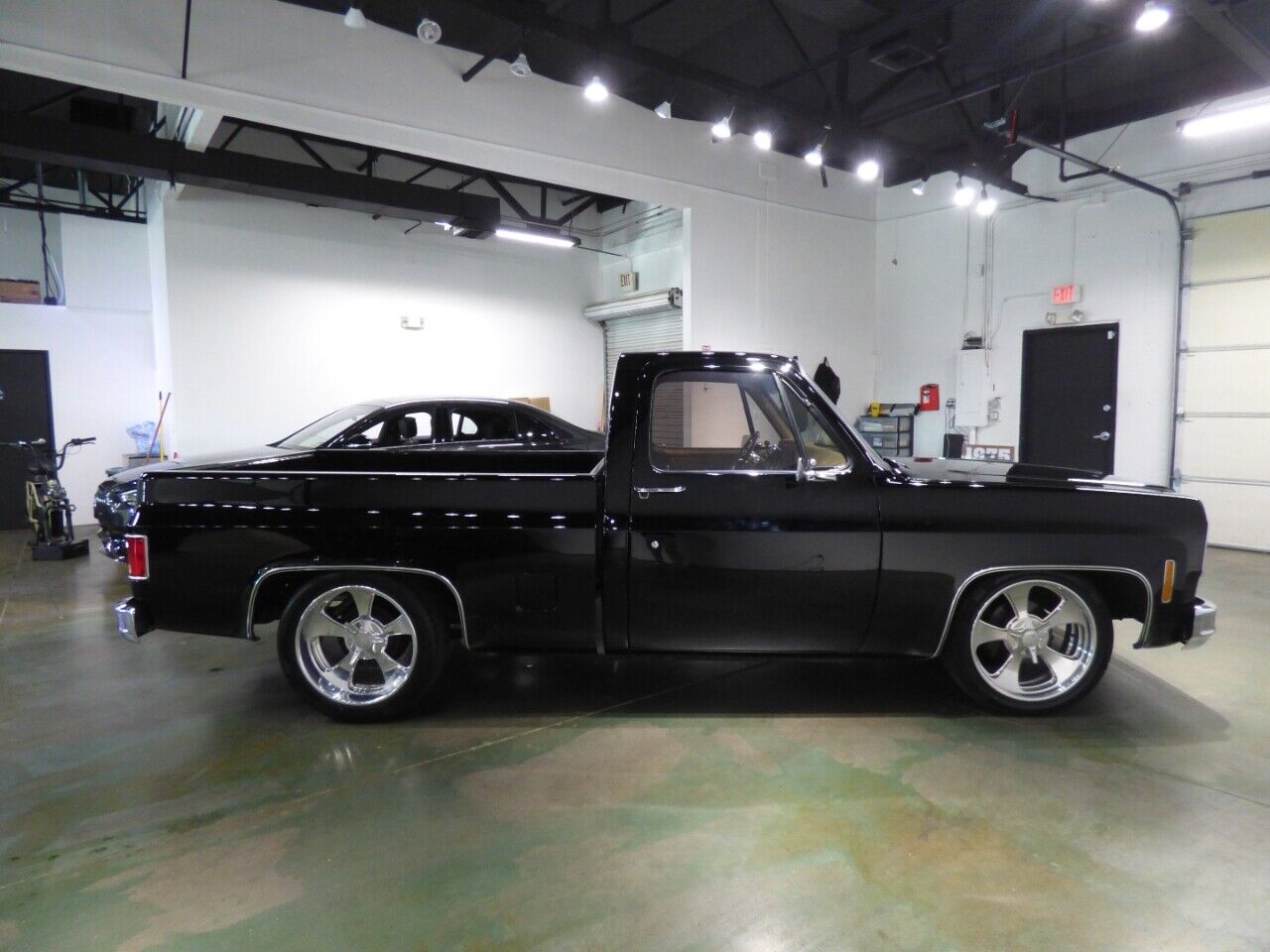 Chevrolet-Other-Pickups-1975-Pickup-Truck-11