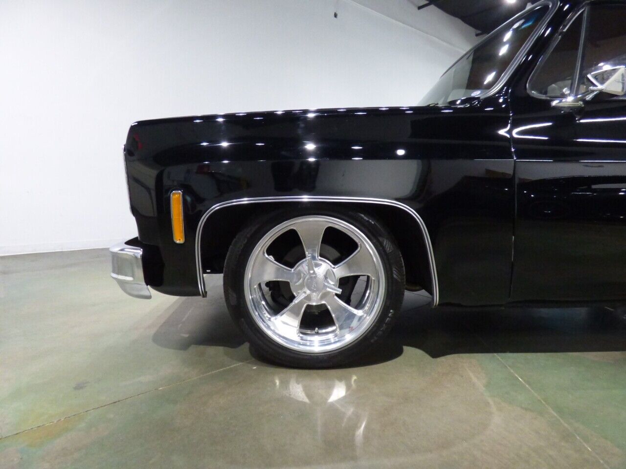 Chevrolet-Other-Pickups-1975-Pickup-Truck-3