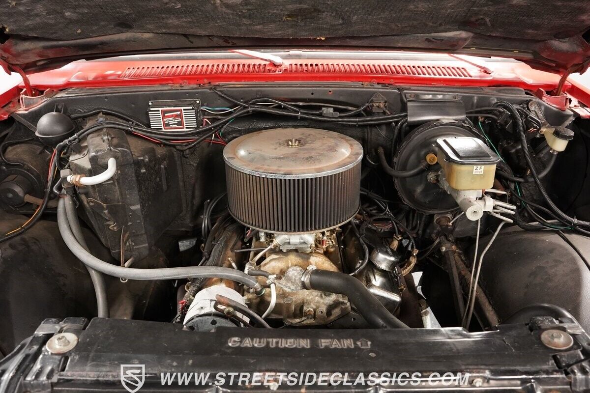 Chevrolet-Other-Pickups-1983-Pickup-Truck-3