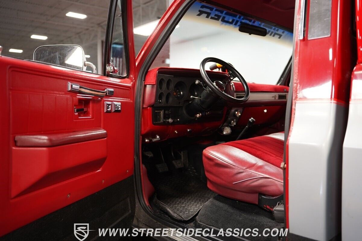 Chevrolet-Other-Pickups-1983-Pickup-Truck-4