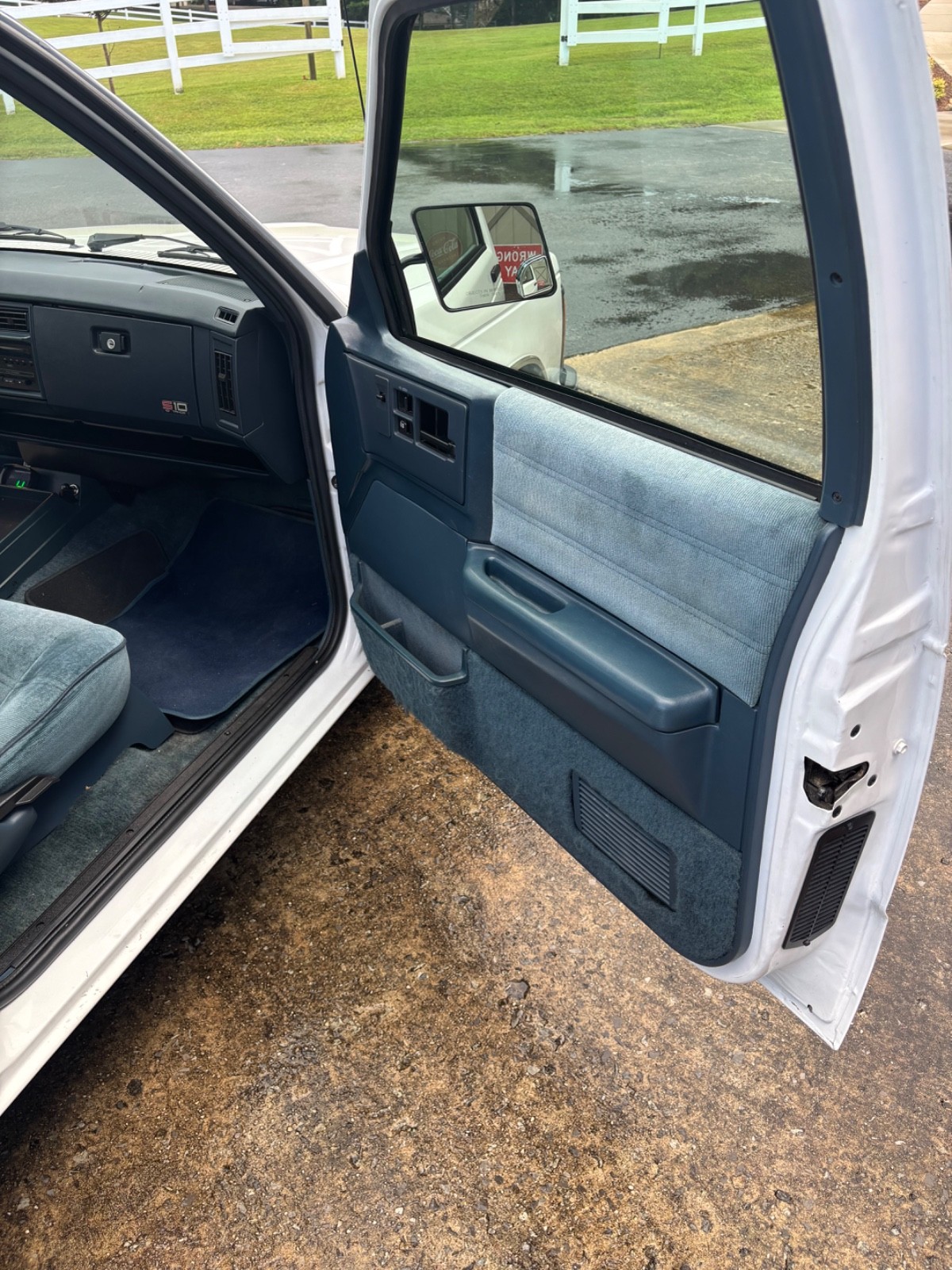 Chevrolet-Other-Pickups-1993-12