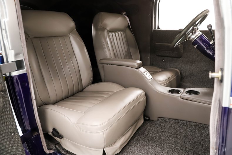 Chevrolet-Panel-truck-1937-Deep-Plum-Pearl-Gray-39