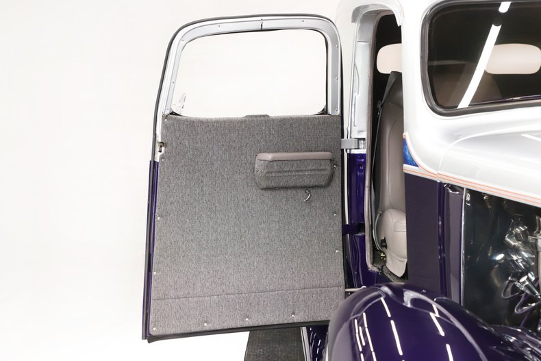Chevrolet-Panel-truck-1937-Deep-Plum-Pearl-Gray-6
