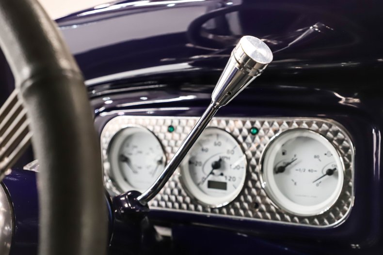 Chevrolet-Panel-truck-1937-Deep-Plum-Pearl-Gray-8