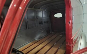 Chevrolet-Panel-truck-1946-Red-2