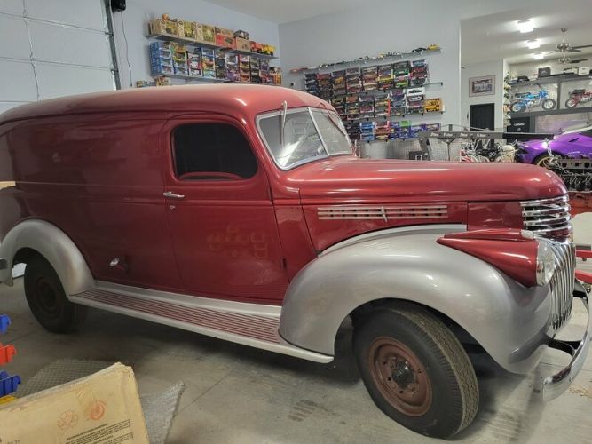 Chevrolet-Panel-truck-1946-Red-3