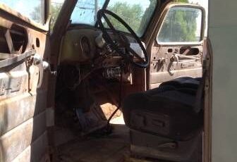 Chevrolet-Panel-truck-1949-Primer-3