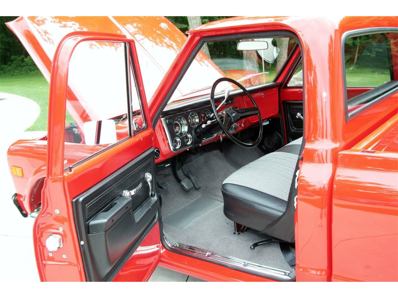 Chevrolet-Pickup-1972-Red-Black-Gray-2