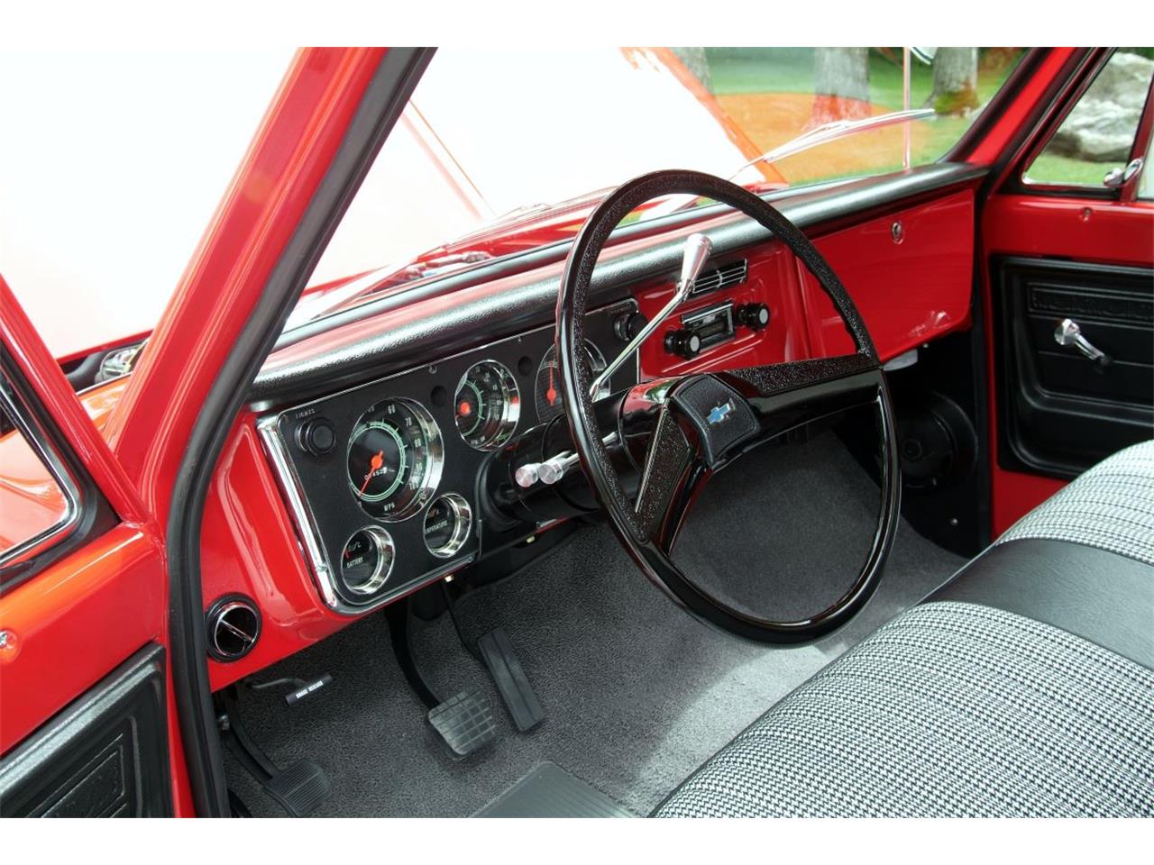 Chevrolet-Pickup-1972-Red-Black-Gray-3