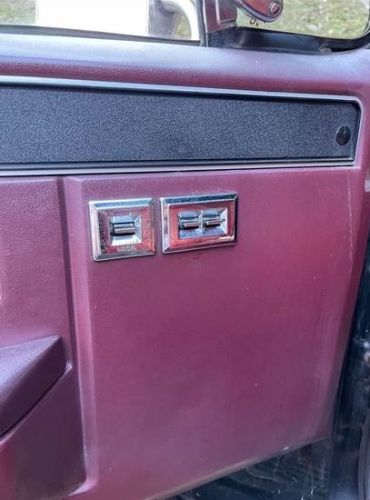 Chevrolet-Pickup-1985-Black-8