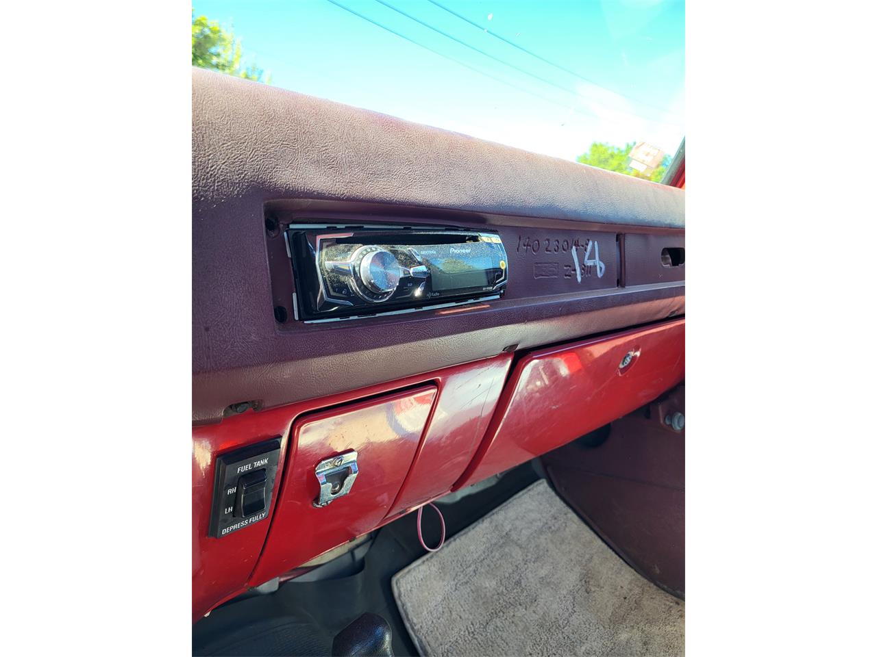 Chevrolet-Pickup-1987-Red-Red-16