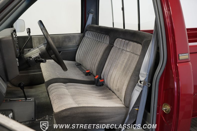 Chevrolet-Pickup-1990-Red-Crimson-Gray-2