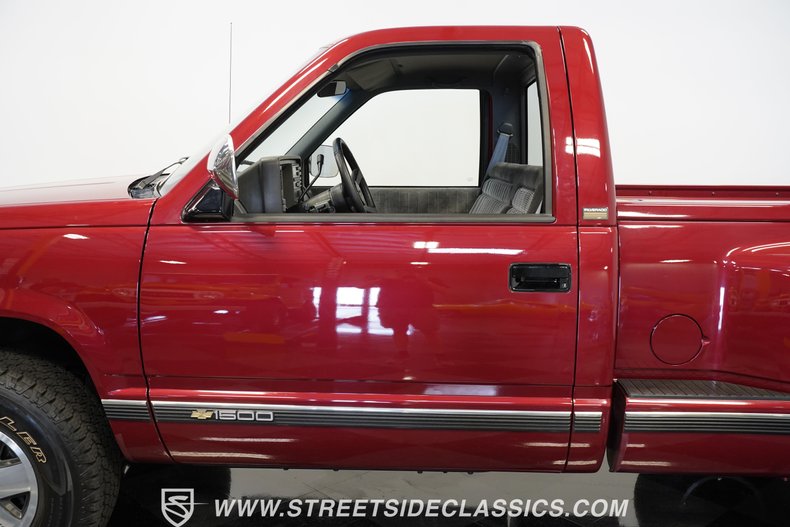 Chevrolet-Pickup-1990-Red-Crimson-Gray-24