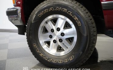 Chevrolet-Pickup-1990-Red-Crimson-Gray-26