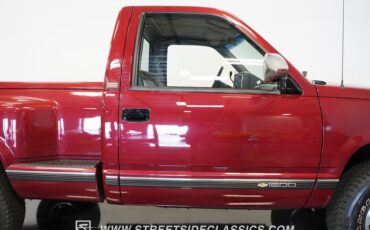 Chevrolet-Pickup-1990-Red-Crimson-Gray-38