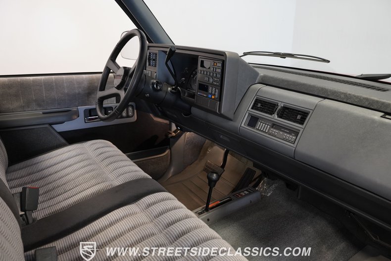 Chevrolet-Pickup-1990-Red-Crimson-Gray-45