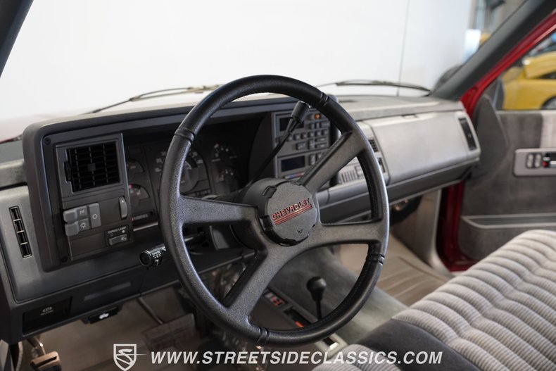 Chevrolet-Pickup-1990-Red-Crimson-Gray-9