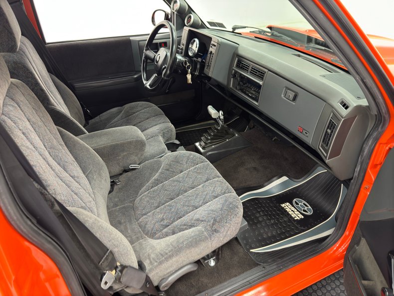 Chevrolet-S10-1986-Orange-Charcoal-Black-13