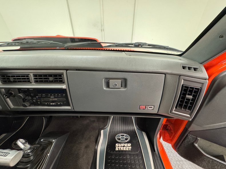 Chevrolet-S10-1986-Orange-Charcoal-Black-17