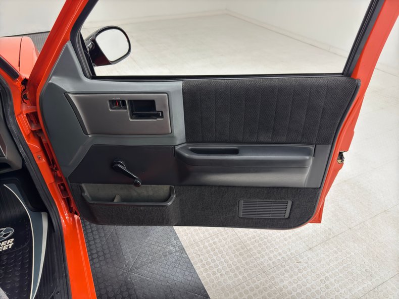 Chevrolet-S10-1986-Orange-Charcoal-Black-40
