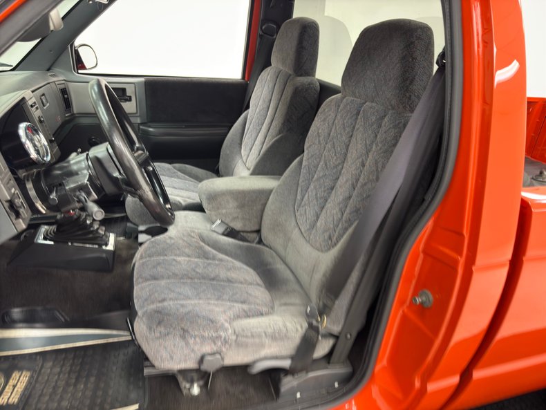 Chevrolet-S10-1986-Orange-Charcoal-Black-41