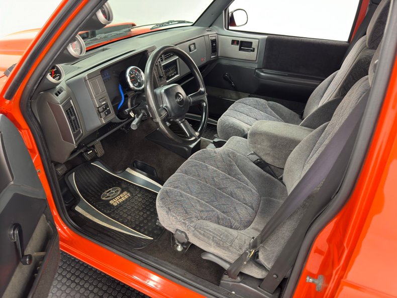 Chevrolet-S10-1986-Orange-Charcoal-Black-42