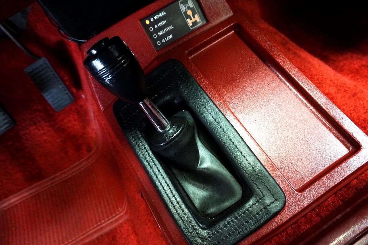 Chevrolet-S10-Blazer-1987-SUV-26