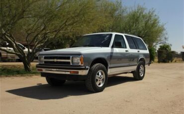 Chevrolet-S10-blazer-1991-2-tone-WhiteGray-Gray