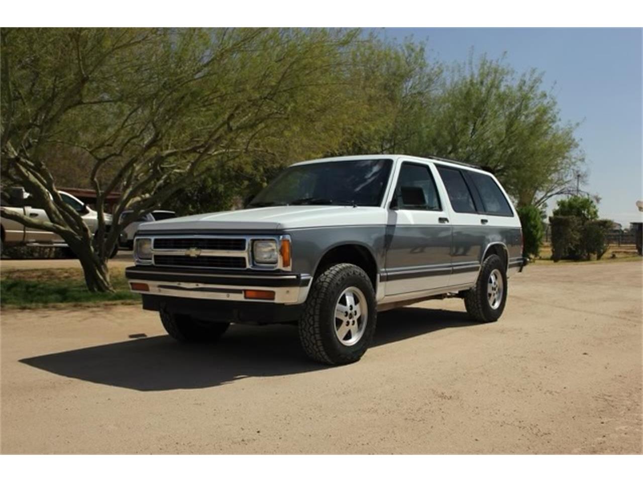Chevrolet-S10-blazer-1991-2-tone-WhiteGray-Gray
