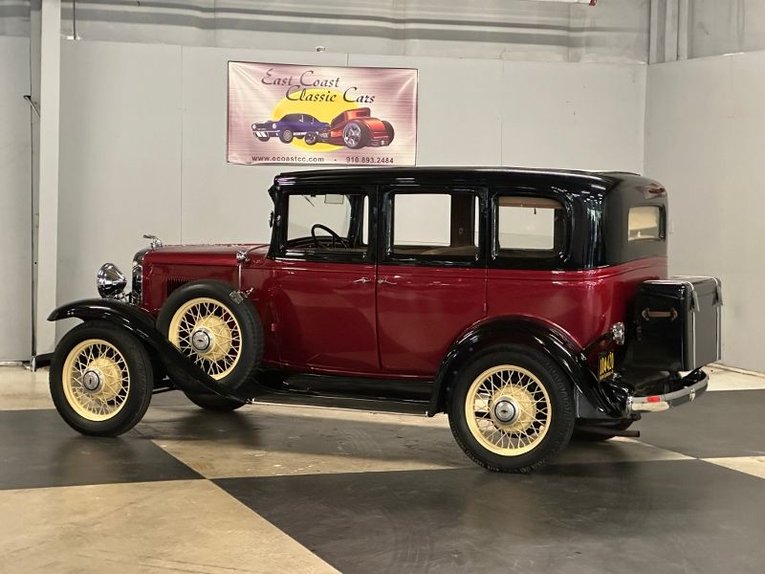 Chevrolet-Sedan-1931-Burgundy-Black-Tan-1