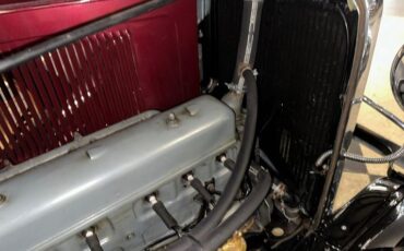 Chevrolet-Sedan-1931-Burgundy-Black-Tan-11