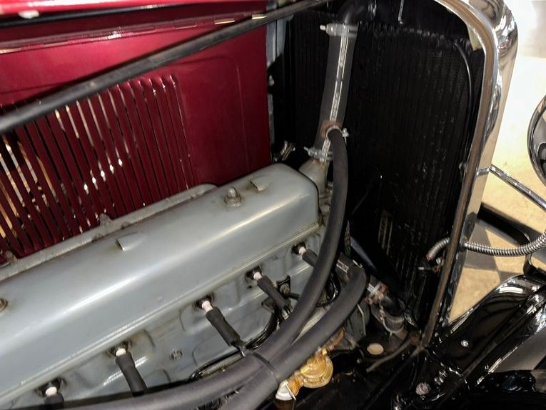 Chevrolet-Sedan-1931-Burgundy-Black-Tan-11