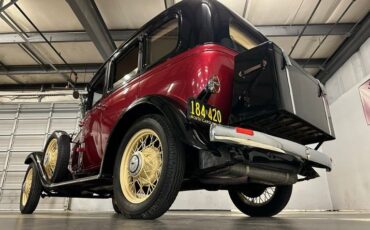 Chevrolet-Sedan-1931-Burgundy-Black-Tan-12