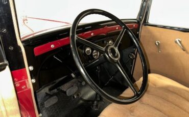 Chevrolet-Sedan-1931-Burgundy-Black-Tan-18
