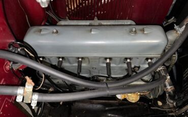 Chevrolet-Sedan-1931-Burgundy-Black-Tan-3