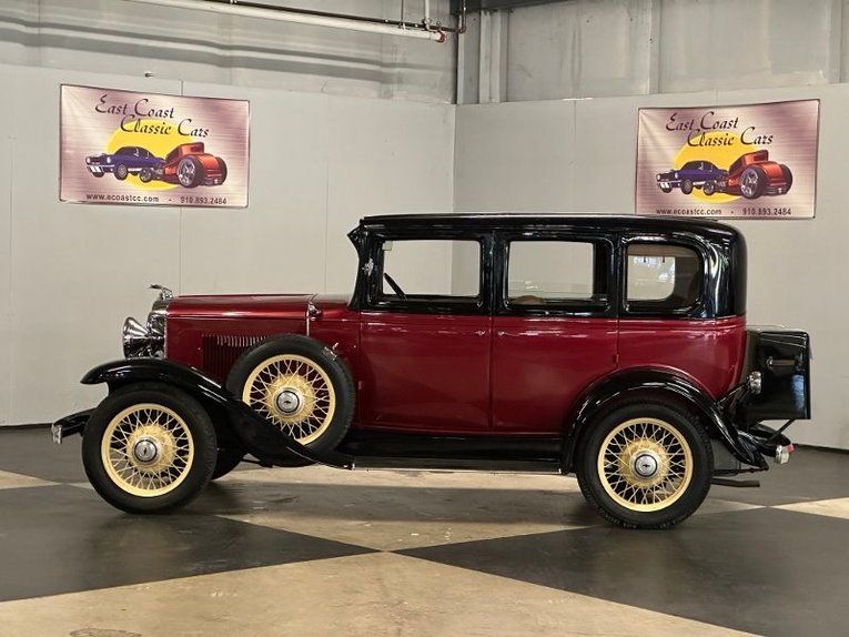 Chevrolet-Sedan-1931-Burgundy-Black-Tan-34