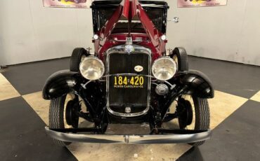 Chevrolet-Sedan-1931-Burgundy-Black-Tan-35