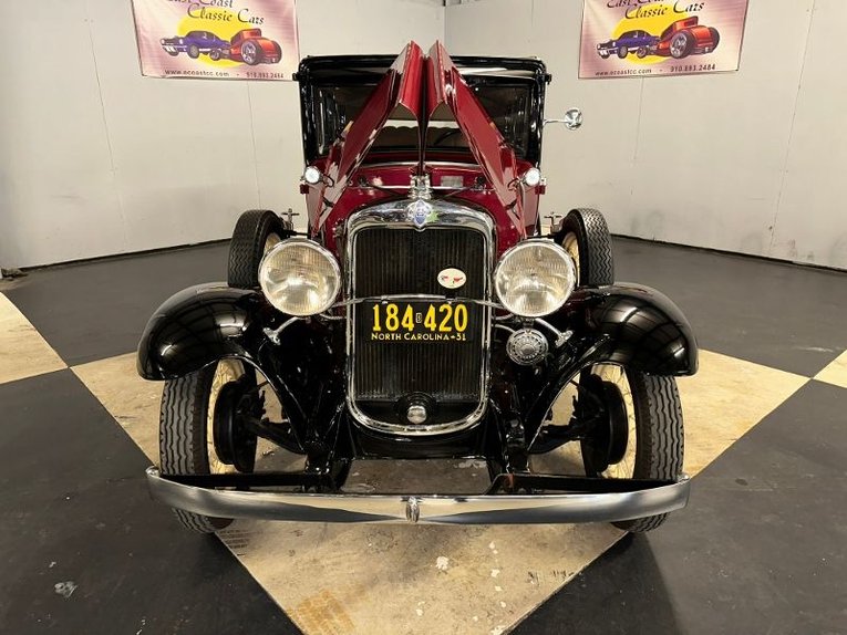 Chevrolet-Sedan-1931-Burgundy-Black-Tan-35