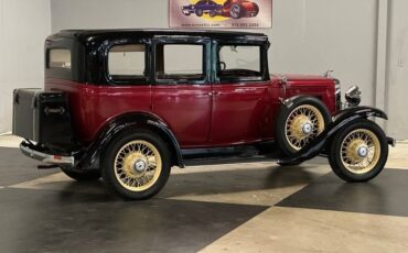 Chevrolet-Sedan-1931-Burgundy-Black-Tan-36