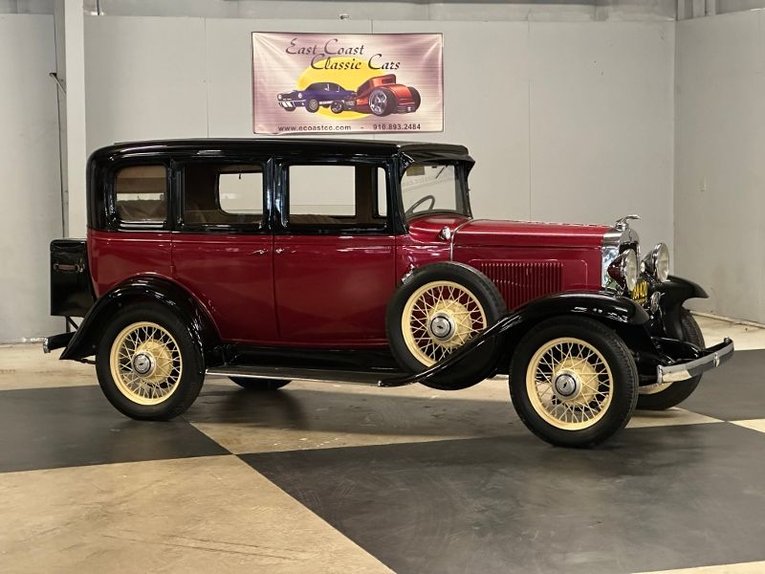 Chevrolet-Sedan-1931-Burgundy-Black-Tan-38