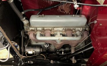 Chevrolet-Sedan-1931-Burgundy-Black-Tan-39