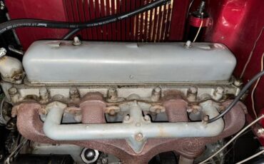 Chevrolet-Sedan-1931-Burgundy-Black-Tan-40