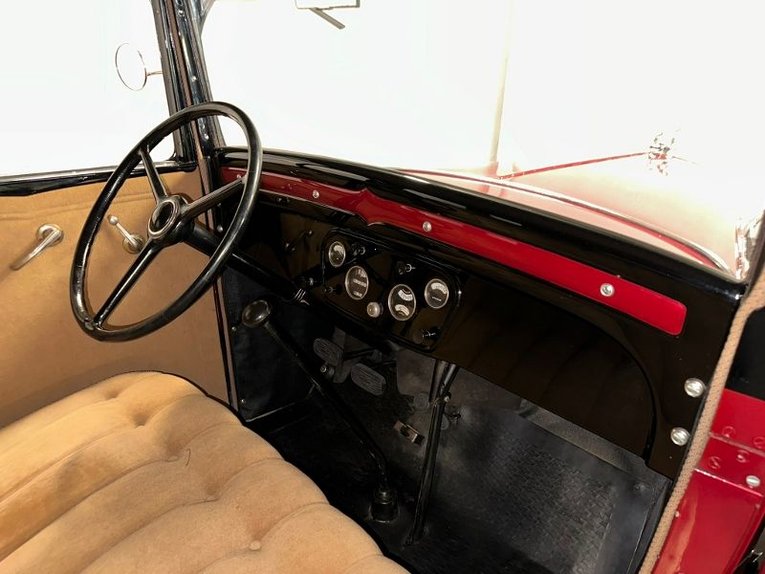 Chevrolet-Sedan-1931-Burgundy-Black-Tan-9