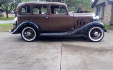 Chevrolet-Sedan-1933-6