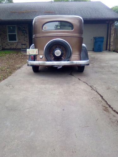 Chevrolet-Sedan-1933