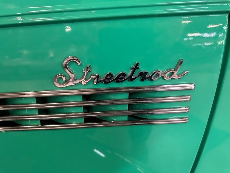 Chevrolet-Sedan-1939-Two-Tone-Green-Tan-15