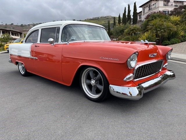Chevrolet-Sedan-1955-Orange-and-White-Tan-25