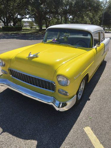 Chevrolet-Sedan-1955-YellowWhite-5